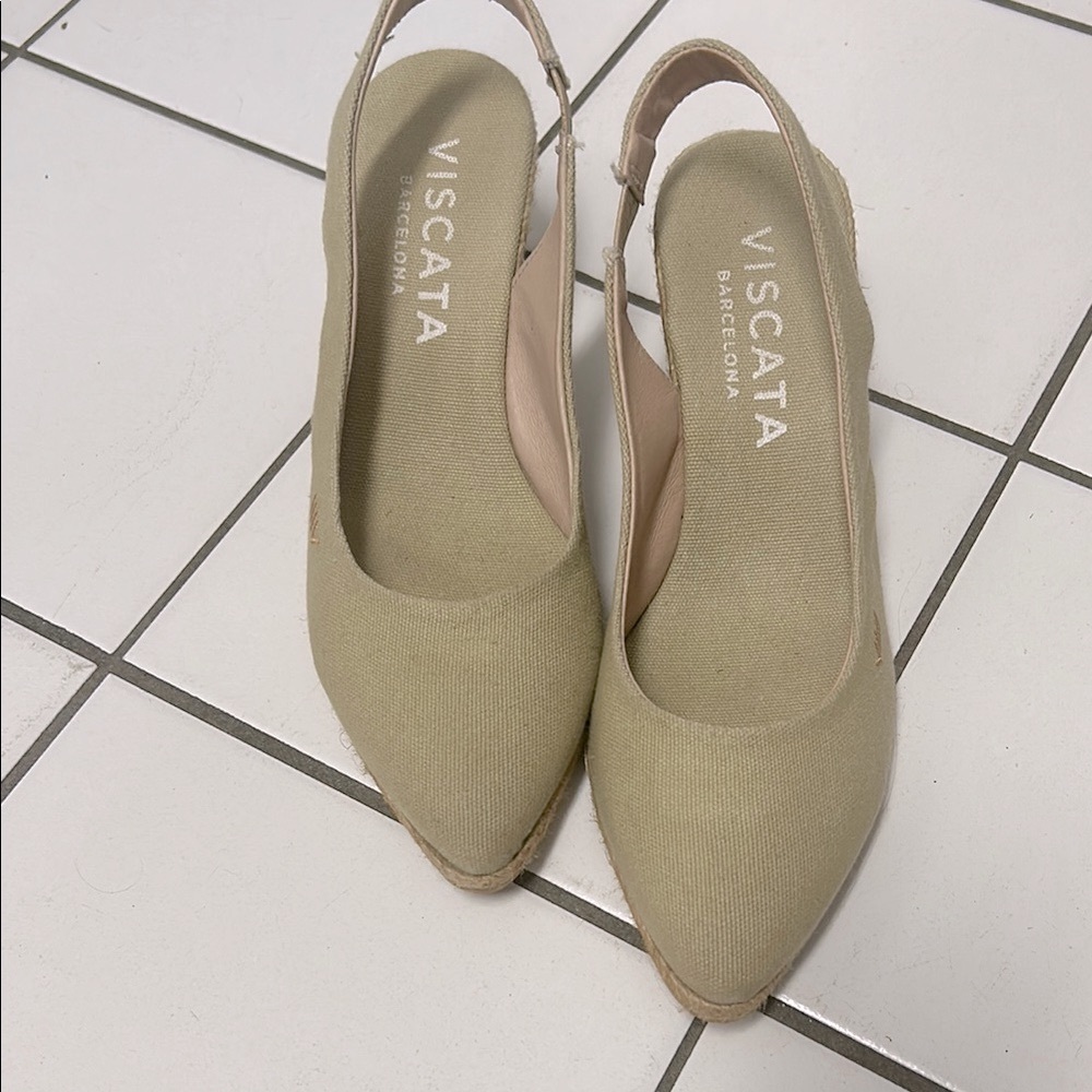 Tan Viscata Barcelona Espadrilles with Minimalist Design